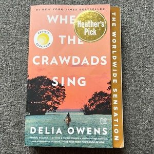 Where The Crawdads Sing Paperback Novel by Delia Owens